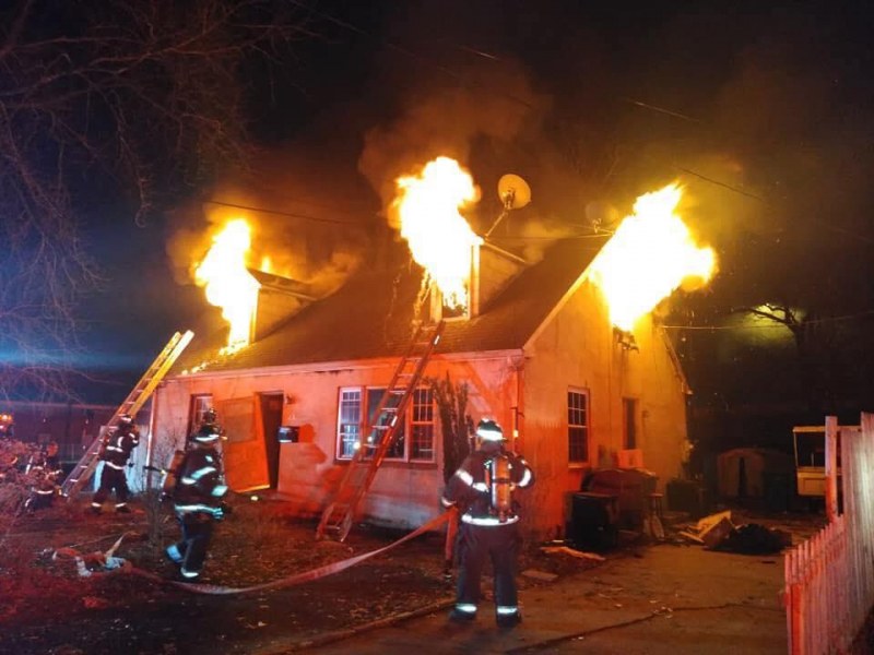 Две деца загинаха в пожар във вила в Шуменско