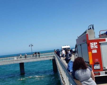 16-годишно момче почина, след като скочи от Моста в Бургас