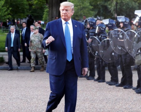 Тръмп иска 10 000 военни по улиците на Вашингтон