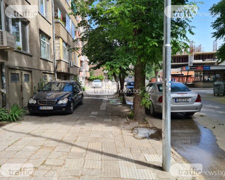 В центъра на Пловдив: 1 гараж = 3 паркоместа, съседите вбесени