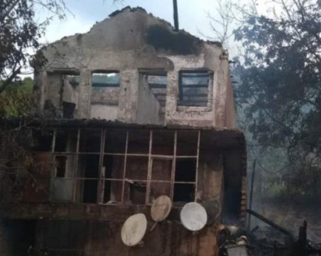Печка е подпалила къщата, в която загинаха две деца