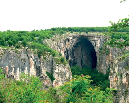 Пловдивчанка загина по време на поход, паднала от високо