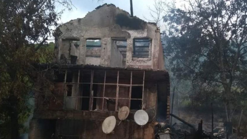 Печка е подпалила къщата, в която загинаха две деца