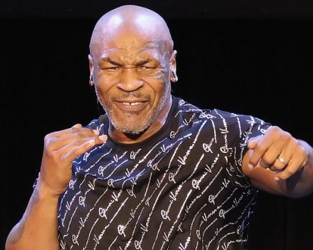 Боб Аръм: Мач между Фюри и Майк Тайсън може да е смъртоносен