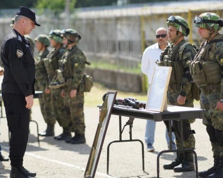 Началникът на отбраната посети Карловската бригада, разгледа въоръжението