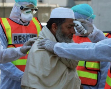 Индия с антирекорд по брой заразени, СЗО иска пълна блокада в Пакистан