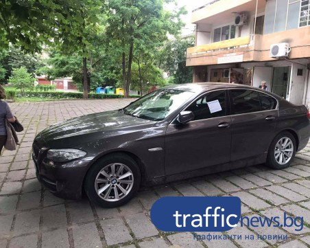 Престараване? Сложиха фиш на автомобил, паркирал на тротоар широк 15 метра