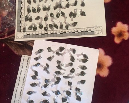 Спецакция в Столипиново: Хванаха дилърка, занимавала се с наркотици от 15 години