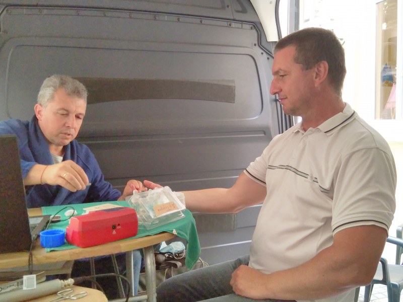 Общински служители в