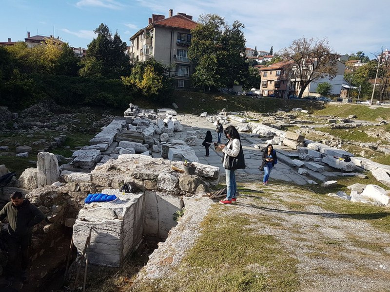 Търсят Триумфалната арка на Адриан в Пловдив