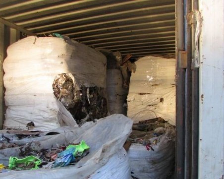 Отново: Върнахме тир с отпадъци от Италия