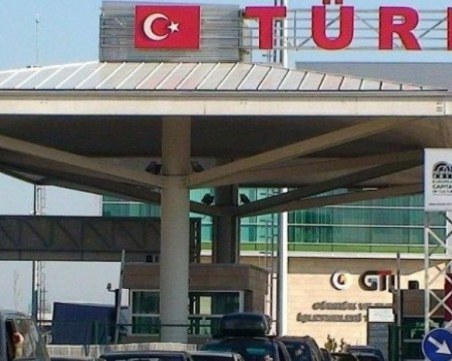 Турция отваря границите си