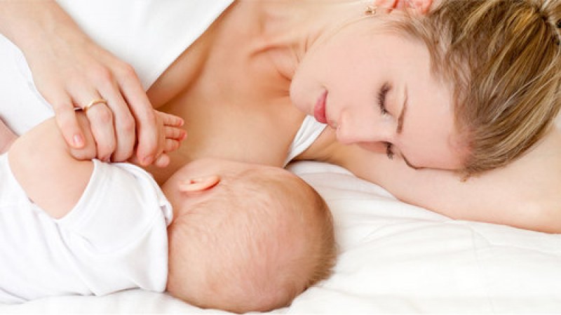 СЗО: Майките да кърмят, дори да са заразени