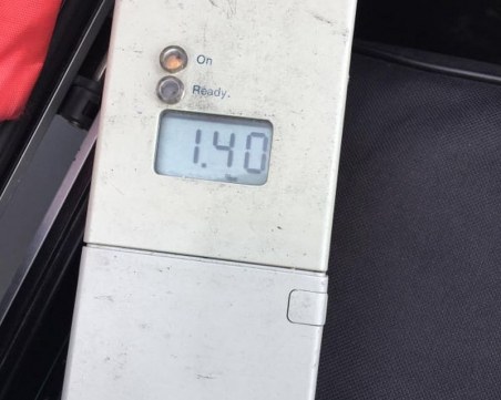 Безотговорно: Майка вози пияна двете си деца край Пловдив