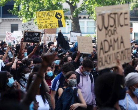 Хиляди се събраха в Париж на протест срещу расизма