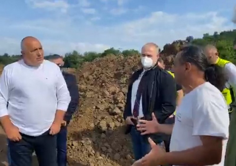 Борисов тръгна по АМ