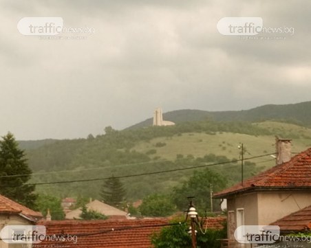 Гръмотевична буря приближава Пловдив