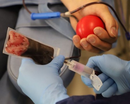 Излекувани от COVID-19 даряват кръвна плазма във ВМА