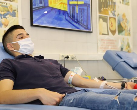 Излекувани от COVID-19 станаха донори на плазма във ВМА