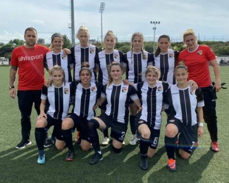 Женският Локомотив поднови шампионата с победа