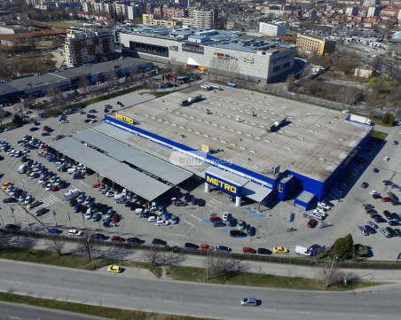 Маските паднаха, но в Пловдив връщат клиенти от хипермаркет заради политика на фирмата