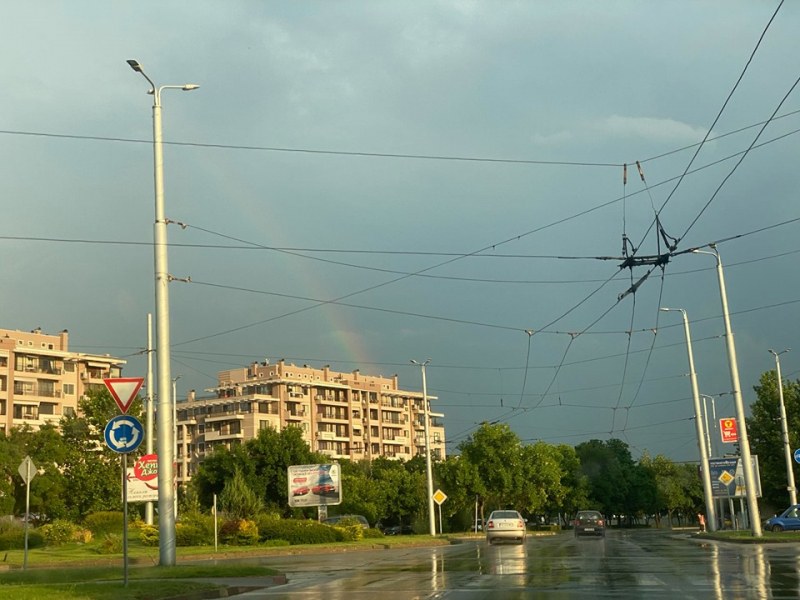 Жълт код за гръмотевични бури, градушки и порои в цялата страна