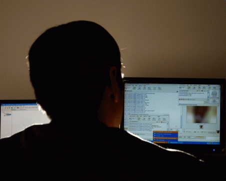 Похотливец от Пловдив изнудва деца в мрежата, иска голи снимки и вулгарни клипчета