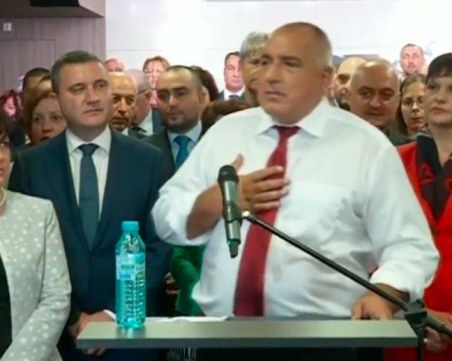 Кой иска да гилотинира Борисов?