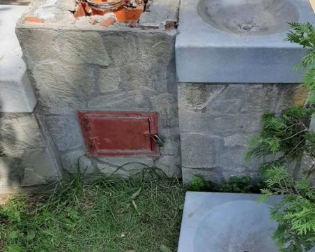 Вандали разбиха чешма в Кричим