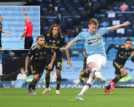 Манчестър Сити започна с класика срещу 10 от Арсенал