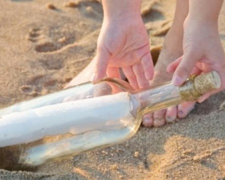 Пощальон в САЩ разкри мистерията на бутилка с писмо от преди 30 години