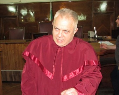 Николов два пъти се разминал с поста окръжен прокурор, въпреки подкрепата на Бобоков