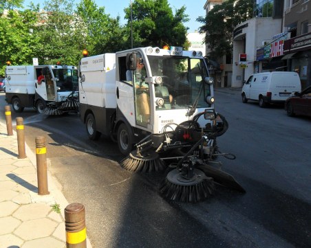 Дезинфекцират два пловдивски квартала, мият улици по ГРАФИК