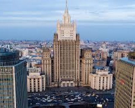 Москва вдига част от ограниченията в навечерието на парада