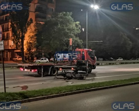 Моторист блъсна пешеходка, двама загинаха