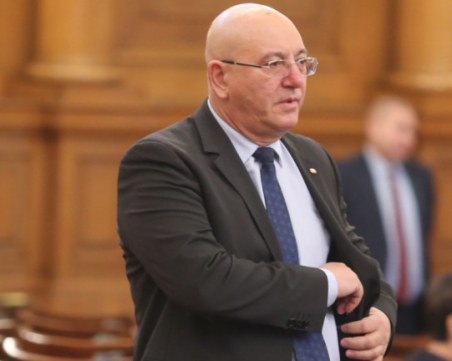 Ревизоро: Искат да изкарат от равновесие премиера и да го накарат да хвърли кърпа