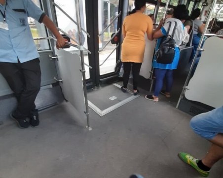 Хаосът в градкия траспорт в Пловдив продължава! Контрольор пуска пътници гратис