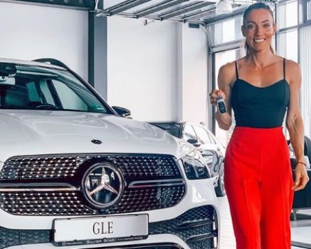 Ивет Лалова се похвали с нов и мощен звяр в гаража