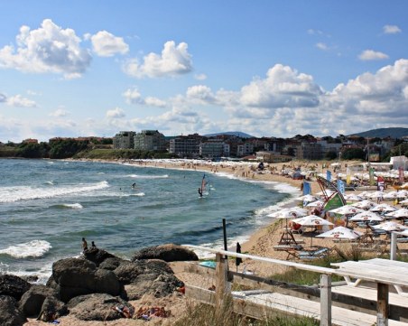 Мъж се удави в Лозенец, плувал с жена си към шамандурата