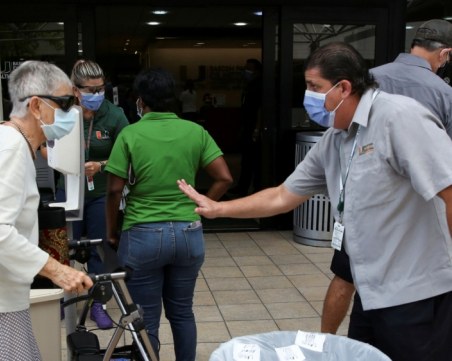 Заразените с коронавирус по света вече са над 9 милиона