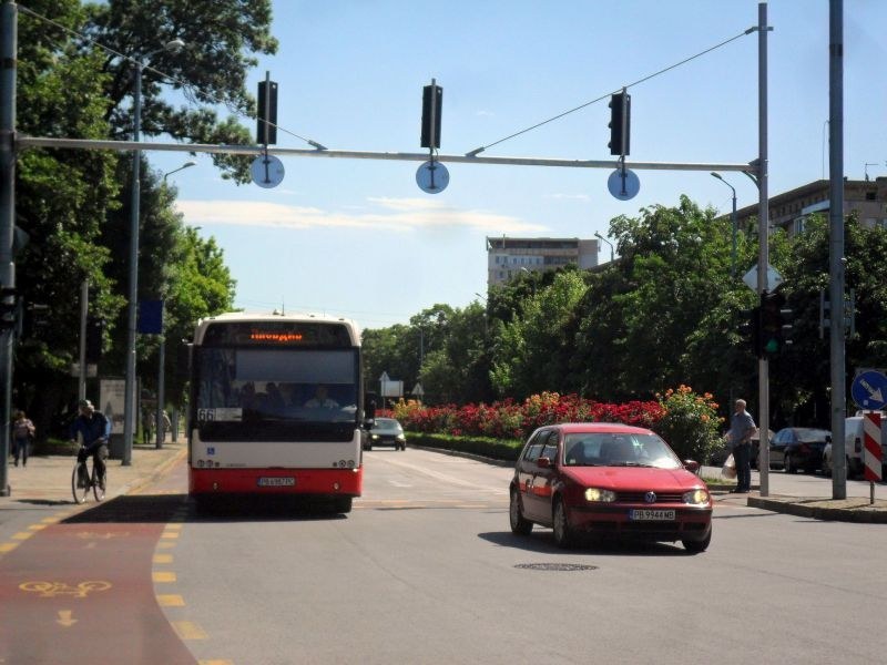 Ограничават движението на централен пловдивски булевард днес