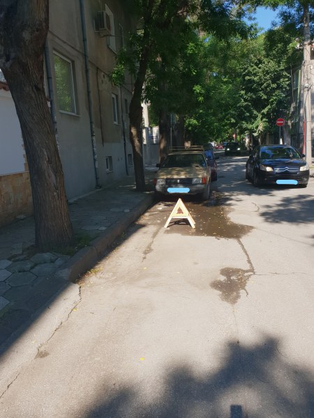 След публикация на TrafficNews: Премахват тубите – анипаркинг колчета в центъра на Пловдив