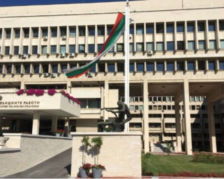 МВнР: Не използвайте транзитни полети през трети страни, а директни линии в рамките на ЕС