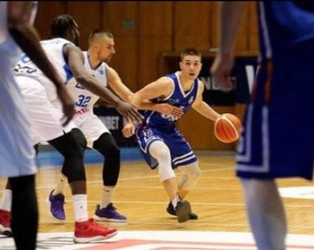 Академик Пд привлече гард от Спартак Плевен