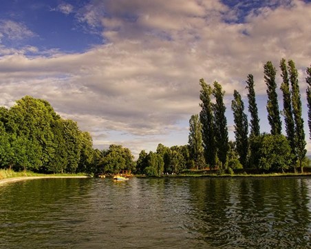 Мъж се удави в езеро в парк в Пазарджик
