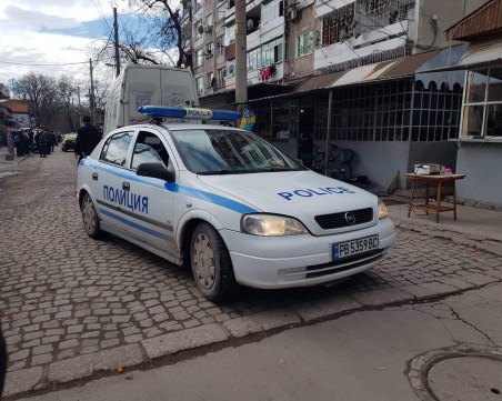 Скандал в Столипиново! Мъж наряза лицето на съседка