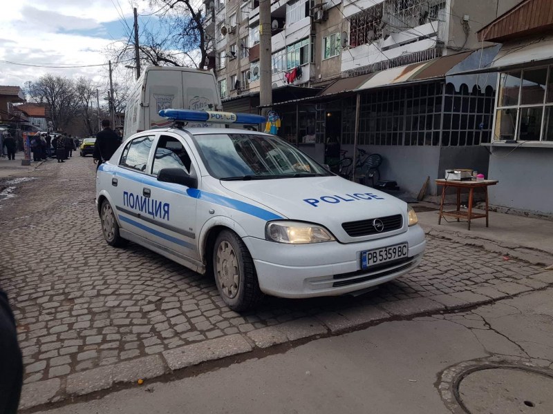 Скандал в Столипиново! Мъж наряза лицето на съседка