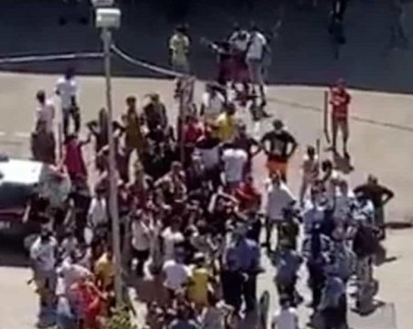 Десетки българи под карантина се бунтуват до Неапол, изпращат войска да ги охранява