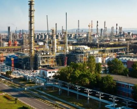 Служител на 