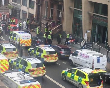 Атака с нож в хотел в Глазгоу, нападателят е убит